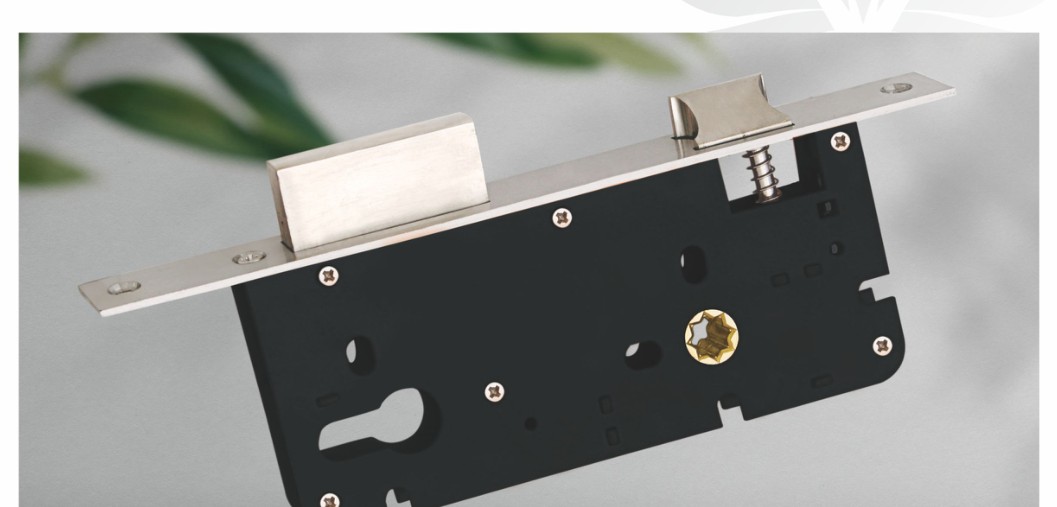 Falcon Export Hub door hardware
